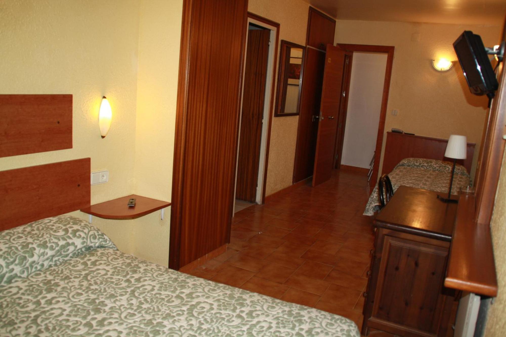 Hotel La Masia Portbou Exteriör bild